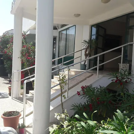 Club Urgenc Hotel